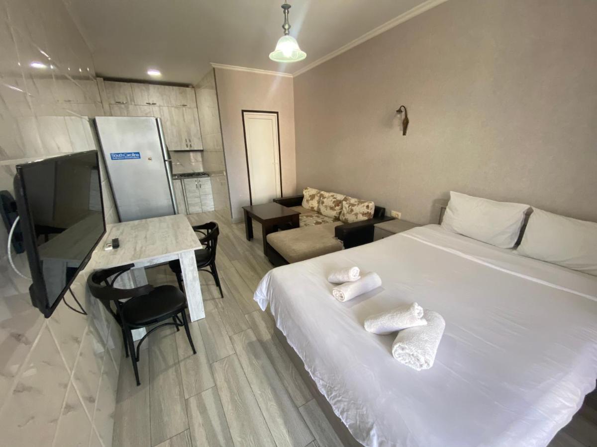 Apartment - Nino Batumi Esterno foto