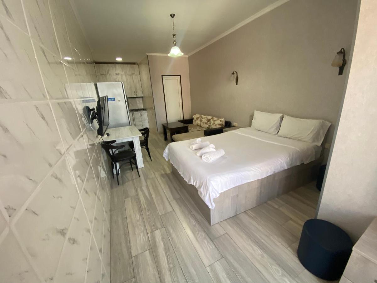 Apartment - Nino Batumi Esterno foto