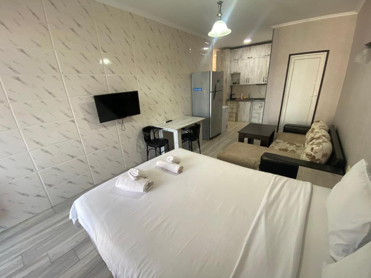 Apartment - Nino Batumi Esterno foto