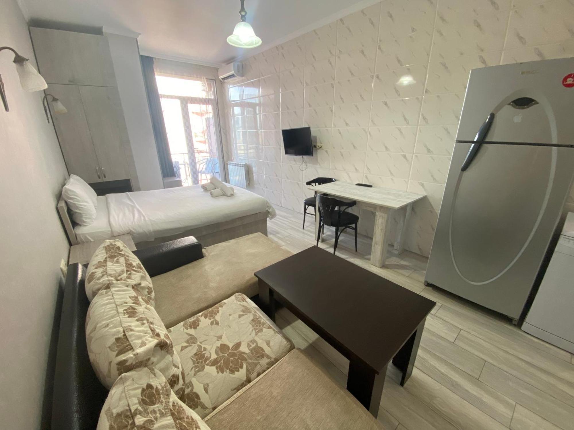 Apartment - Nino Batumi Esterno foto