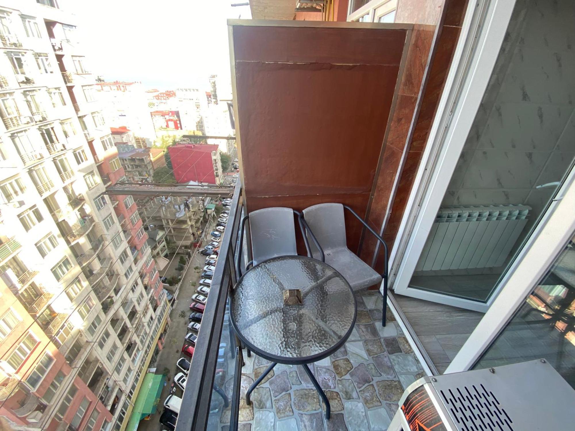Apartment - Nino Batumi Esterno foto